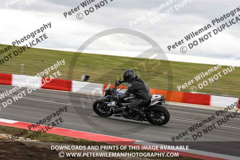 cadwell no limits trackday;cadwell park;cadwell park photographs;cadwell trackday photographs;enduro digital images;event digital images;eventdigitalimages;navarra;no limits trackdays;peter wileman photography;racing digital images;trackday digital images;trackday photos